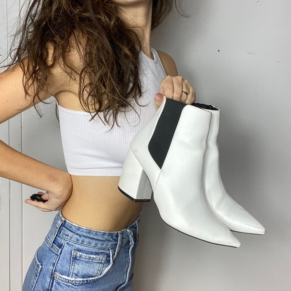 WHITE ANKLE BOOTIE 🤍 - Picture 8 of 13